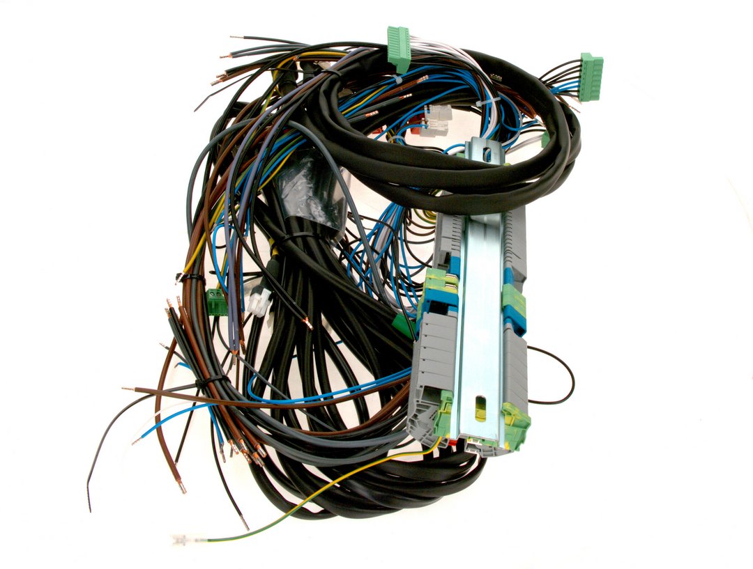 BOSCH Ersatzteil TTNR: 8738208452 Kabelbaum 22-28kW BOSCH Ersatzteil TTNR: 8738208452 Kabelbaum 22-28kW