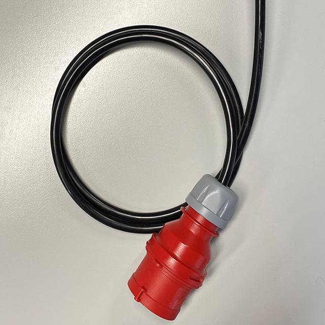 E-ZUBEHoeR LEITUNG M. 16A CEE STECKER JP50816 E-ZUBEHoeR LEITUNG M. 16A CEE STECKER JP50816